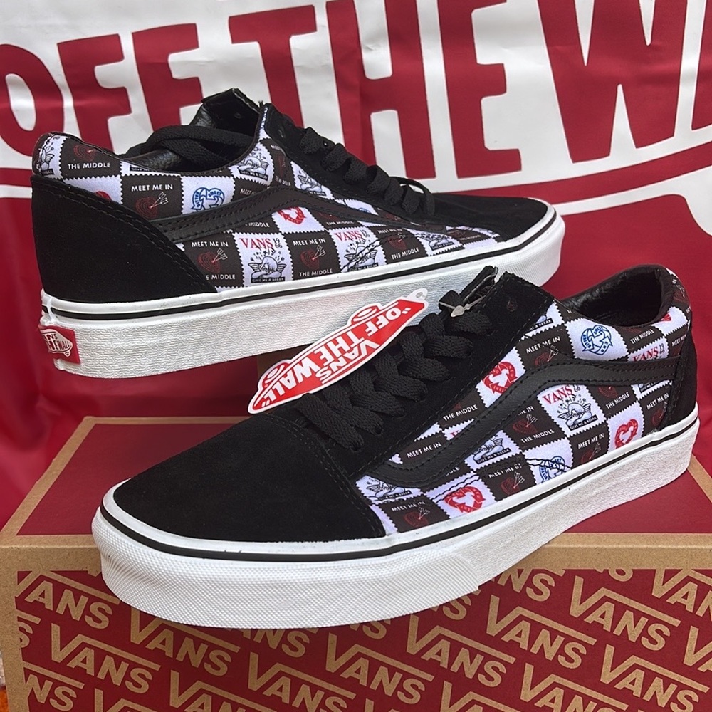 Vans WMNS Old Skool Love Letters Black/True White sneakers